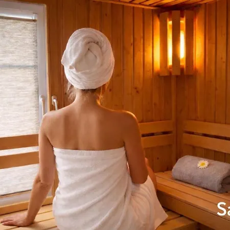 Villa Mara - Fuer 12 Gaeste, Sauna, 1 Wirlwanne, 2 Duschen, Kamin, 5 Sz, 3 Wc, Highspeed Internet, Abgezeuntes Grundstueck Dom wakacyjny *